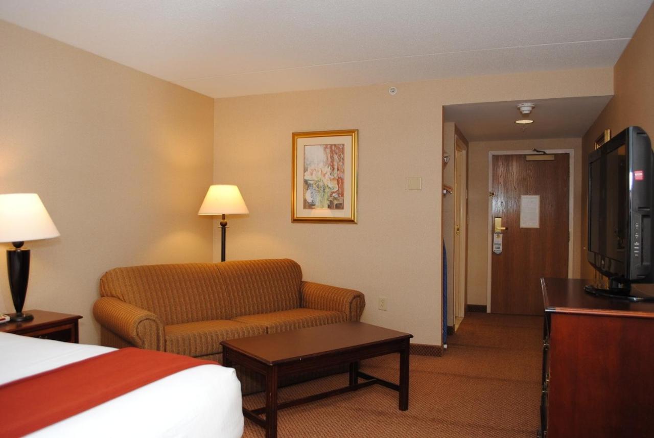 Holiday Inn Express Hotel & Suites Providence-Woonsocket By Ihg Номер фото