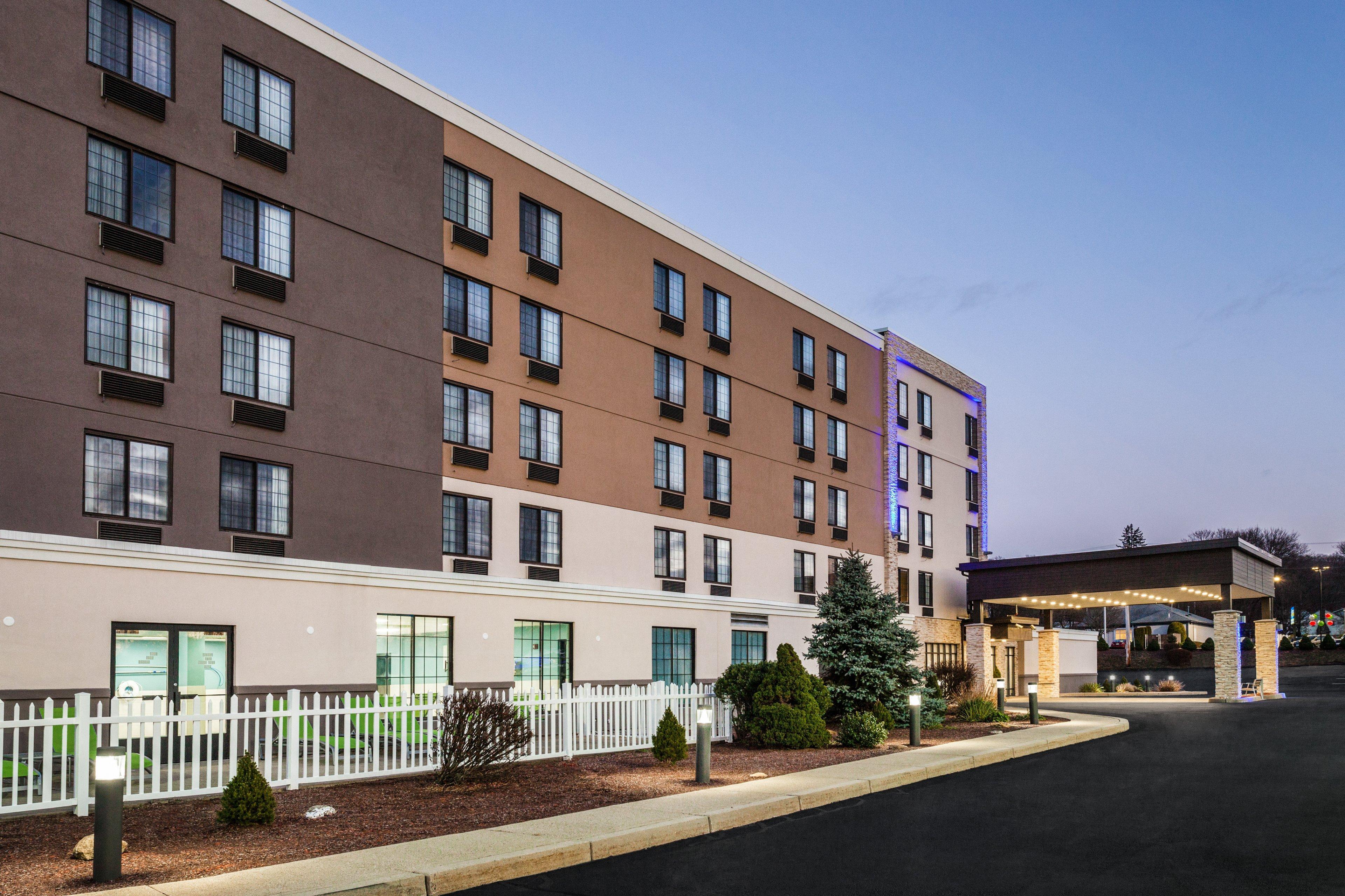 Holiday Inn Express Hotel & Suites Providence-Woonsocket By Ihg Екстер'єр фото