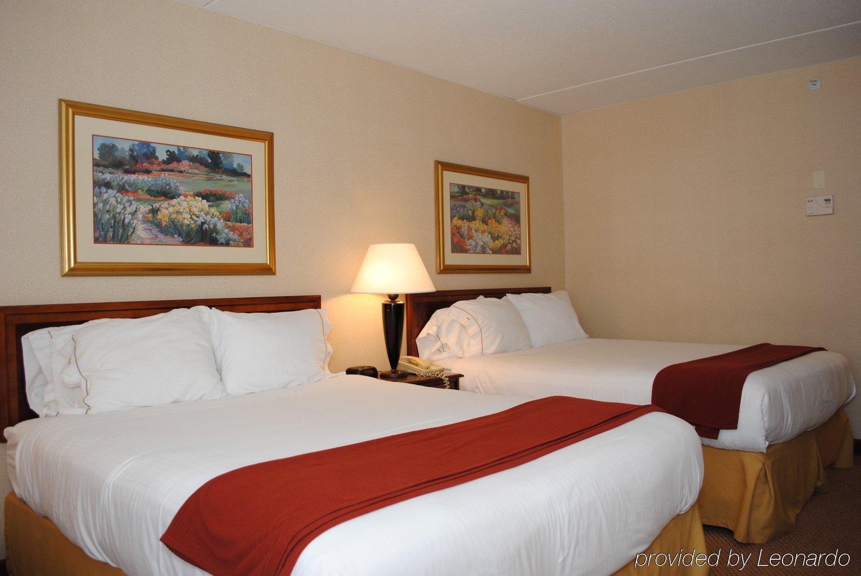 Holiday Inn Express Hotel & Suites Providence-Woonsocket By Ihg Номер фото
