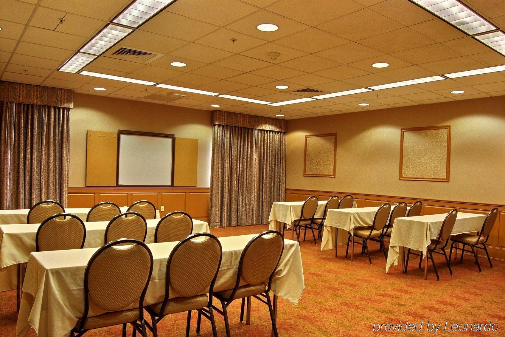 Holiday Inn Express Hotel & Suites Providence-Woonsocket By Ihg Бізнес фото