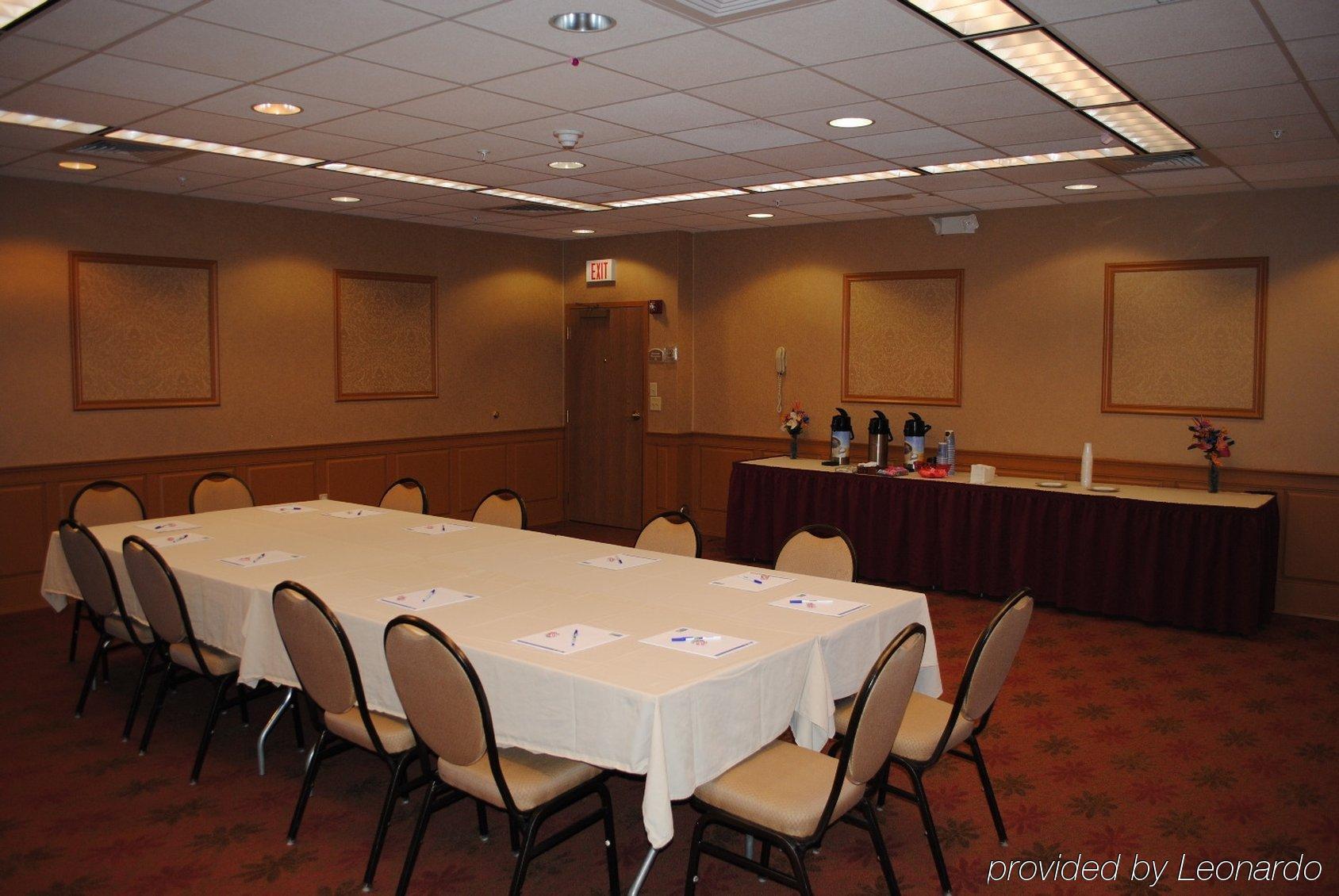 Holiday Inn Express Hotel & Suites Providence-Woonsocket By Ihg Бізнес фото