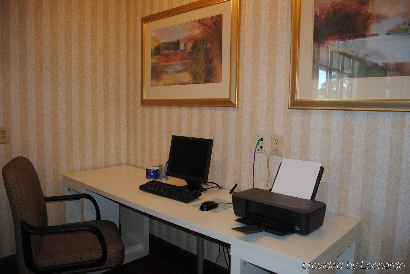 Holiday Inn Express Hotel & Suites Providence-Woonsocket By Ihg Бізнес фото