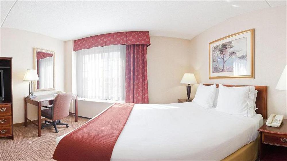 Holiday Inn Express Hotel & Suites Providence-Woonsocket By Ihg Екстер'єр фото
