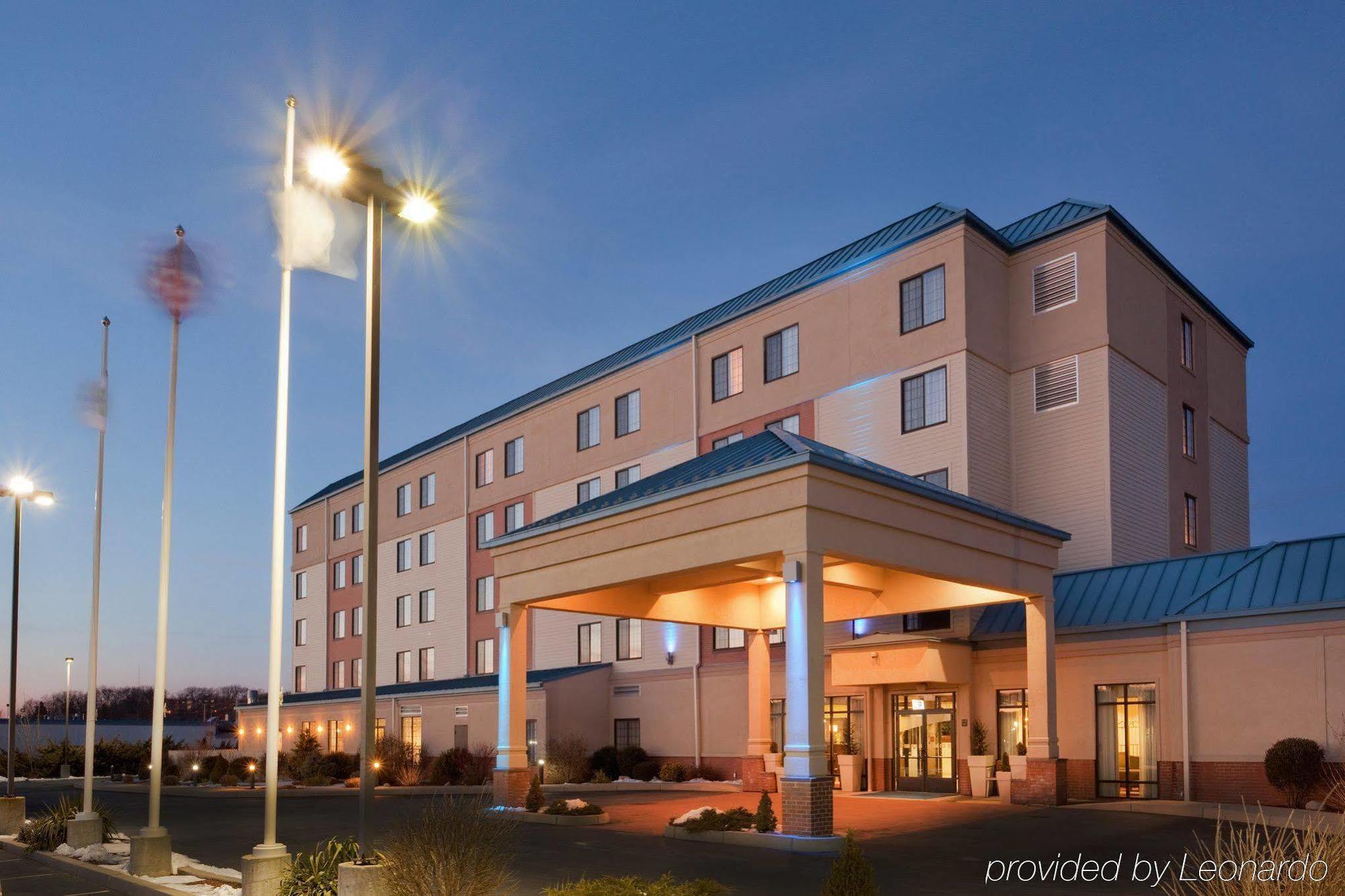 Holiday Inn Express Hotel & Suites Providence-Woonsocket By Ihg Екстер'єр фото