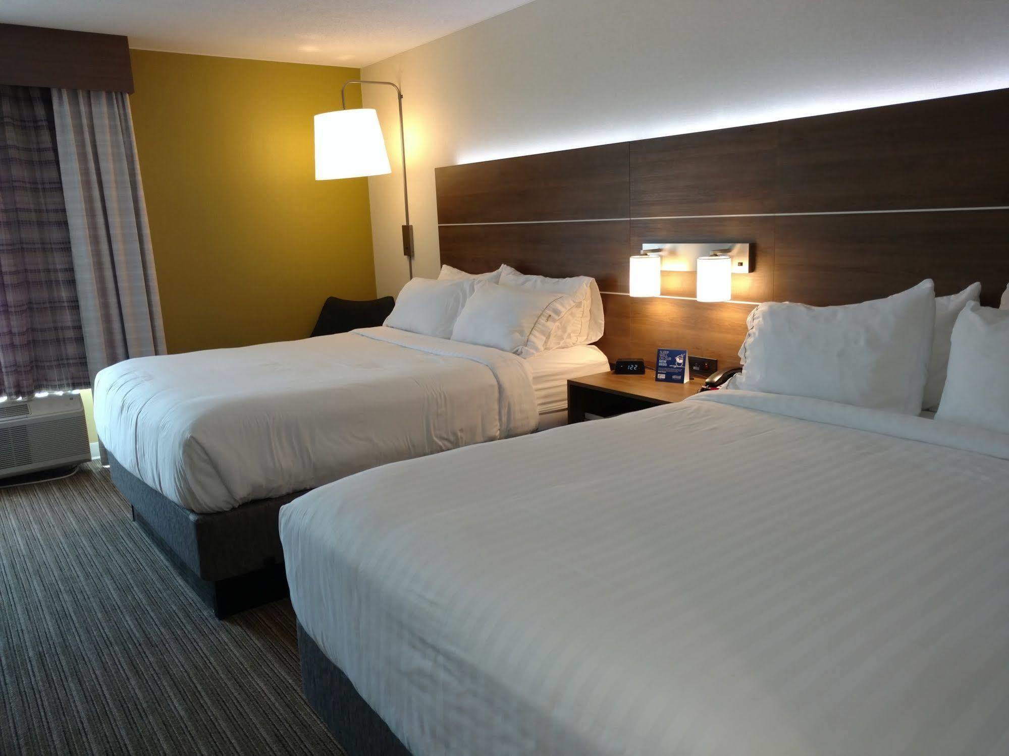 Holiday Inn Express Hotel & Suites Providence-Woonsocket By Ihg Екстер'єр фото