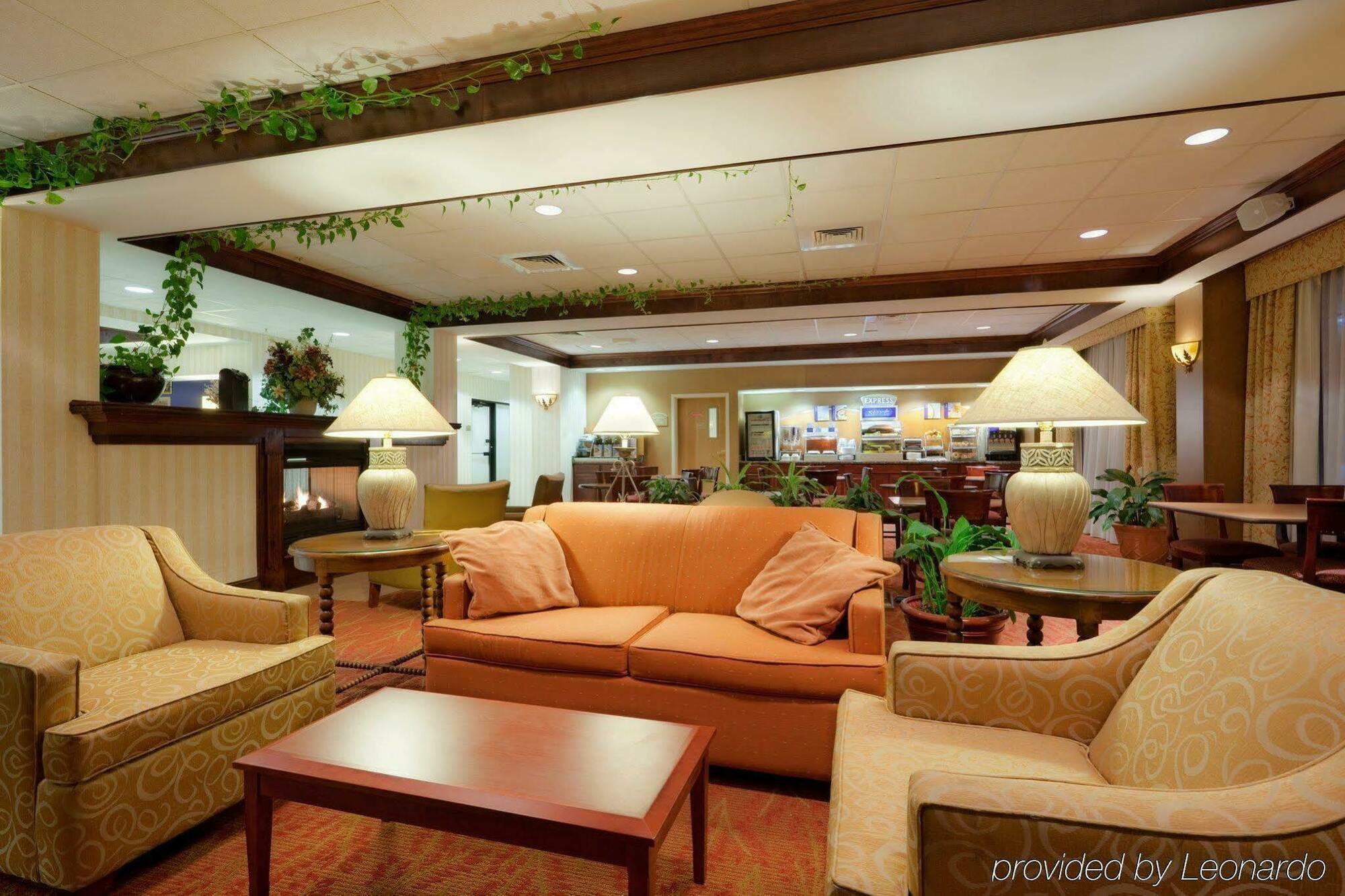 Holiday Inn Express Hotel & Suites Providence-Woonsocket By Ihg Екстер'єр фото